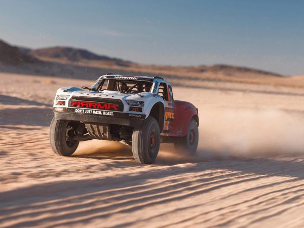 1/8 MOJAVE 4S 4X4 BLX DT (with Centre Diff) RTR White - Image 7