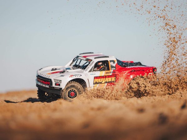 1/8 MOJAVE 4S 4X4 BLX DT (with Centre Diff) RTR White - Image 6